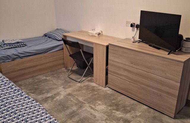 Privates gemütliches Zimmer in einem modernen Vorstadt-Penthouse