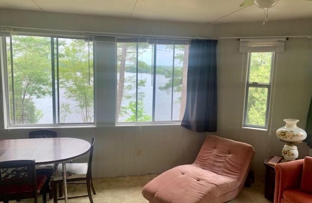 Private Cottage with a beautiful view!