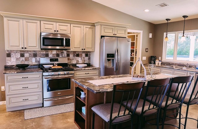 Private Country home near Greers Ferry Lake