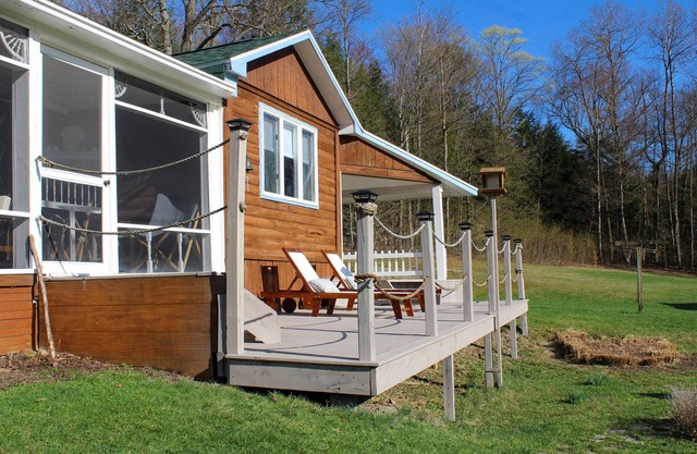 Private Country Living! Fall lovers paradise, central to hiking & wine country!