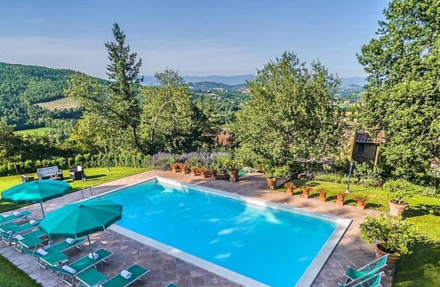 Private Landvilla mit eigenem Pool