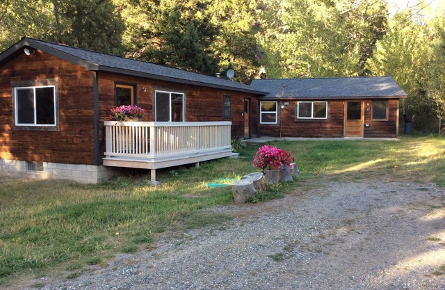 Private, Cozy, Mountain Home liegt auf einem Forellenbach - 10 Miles To YNP