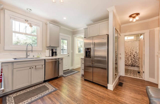 Renovated East Sacramento Craftsman Home McKinley Park *Virtual Tour