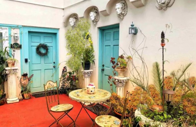 Private Cozy suite in Los Gatos -Saratoga walking distance to downtown..