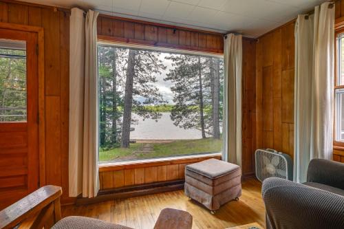 Private Dock and Screened Porch Echo Lake Cabin