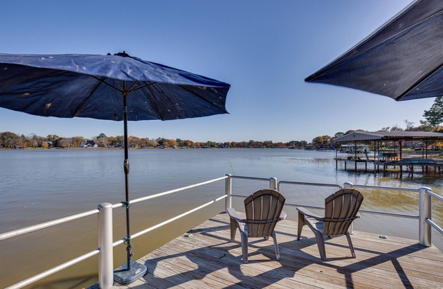 Private Dock: Charming Cedar Creek Retreat!