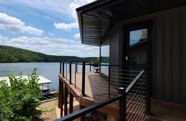 Ruhiges Wasser, riesiges privates Dock, Panoramablick: The Octagon House