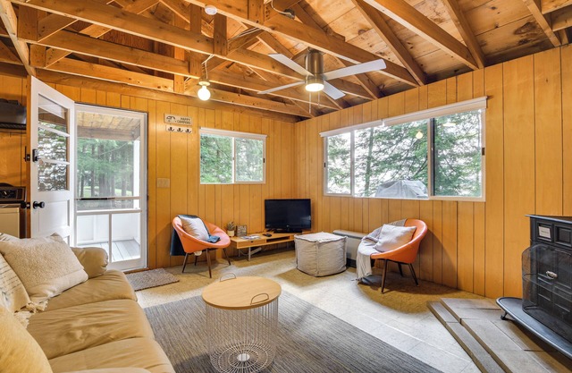 Private Dock on Messalonskee Lake: Cozy Cottage!