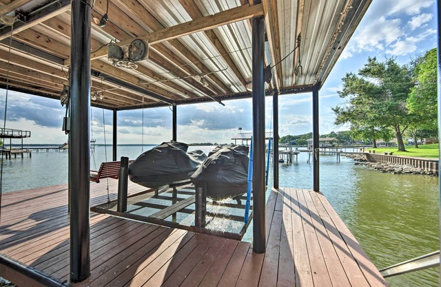 Private Dock & Sunset Views: Gun Barrel City Home