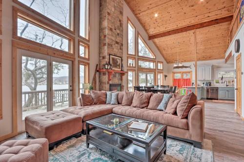 Private Dock Waterfront Gem on Lake of the Ozarks