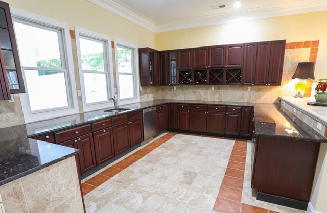 Private Elegant Mansion Short Drive From D.C.