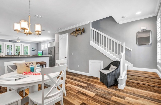Angler’s Haven – 2BR/2.5BA Canal-Front Oasis w/ Dock, Kayaks & Sunset Views