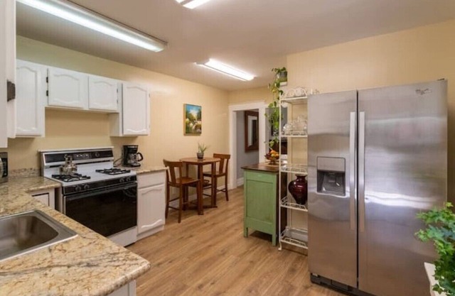 Private entrance, Gated, Cozy, Comfy