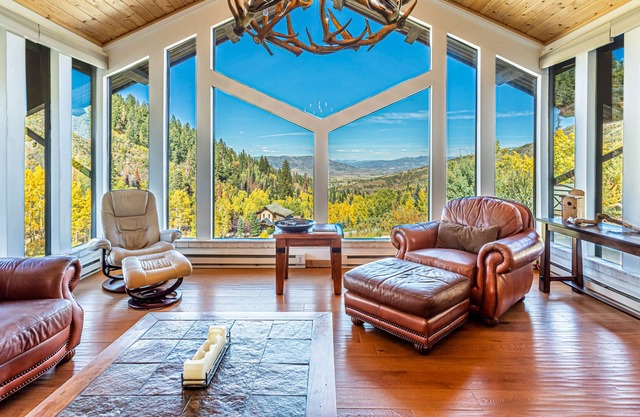 Private Estate Perfect for Large Groups (16+)