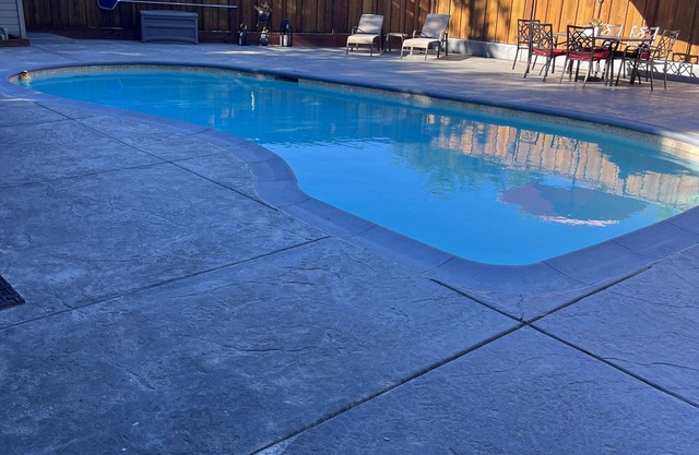 Private family friendly kenwood charmer with pool