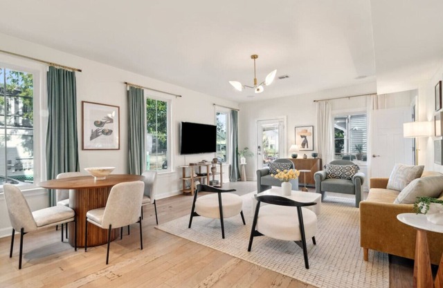 Spacious & Vibrant Home in NOLA