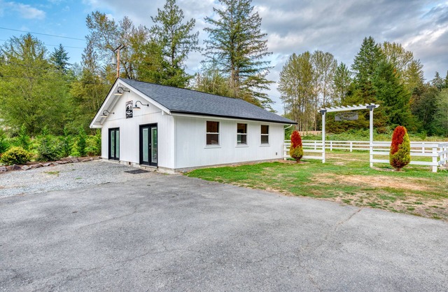 Private Farmhouse Estate w/ Barn ✔ Wedding, Event