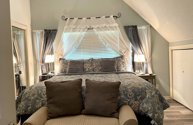 Privater Eingezäunter Pool Home / TierfreundlichGeräumig und komplett ausgestattet.