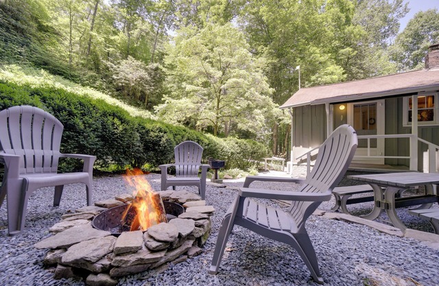 Private Fire Pit & Creek: Bryson City Retreat!
