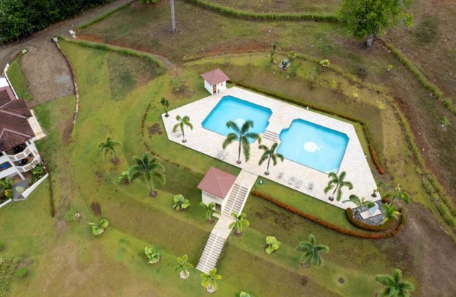 Privater Garten, schöne 1 Schlafzimmer 1 Bad mit kostenlosem Golf für zwei Personen