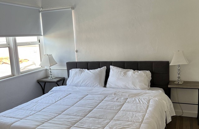 Private Gated Cozy 1 Bedroom / 1 Bath Guesthouse