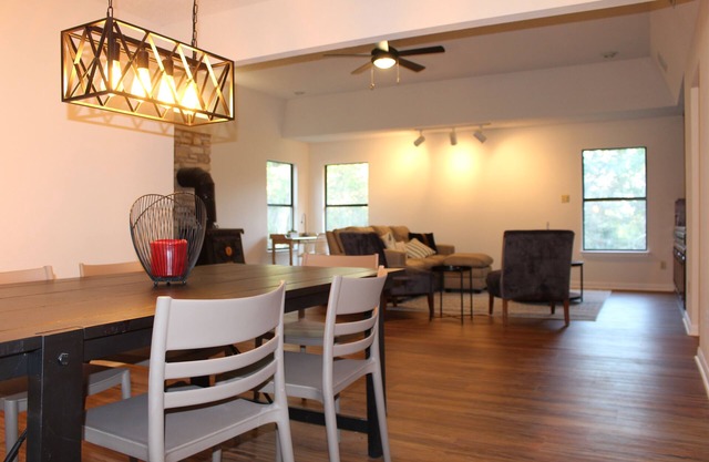 Private getaway near breweries, wineries, dance hall and wedding venues.