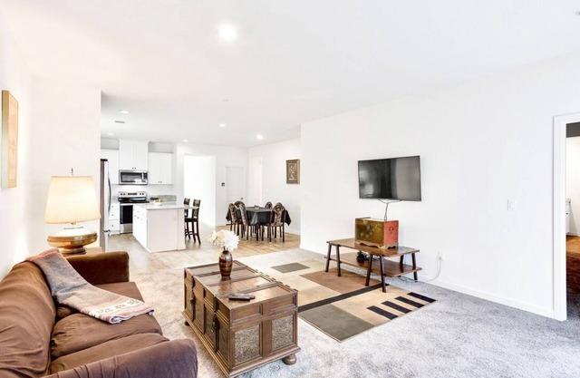 Private Getaway 15 Minutes to Downtown Bakersfield!