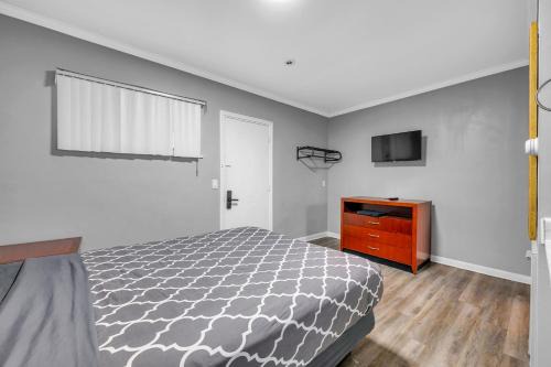 Private Getaway for 2 Near Dining Entertainment