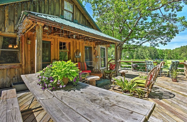1BR + Loft Marble Hill Cabin auf 270 privaten Morgen