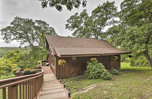 Private Guest House w/ Deck + Spectacular Views!