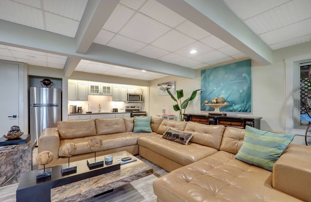 Private Guest Suite | Lake Michigan | Beachfront | Remodeled | Pet Friendly