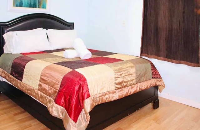 Private Guesthouse w/ Gated Parking $1900/month Utilities Included!!!