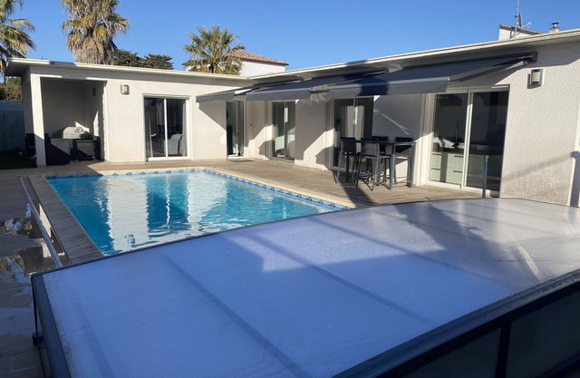 Private heated 3* pool villa 5 minutes from the sea