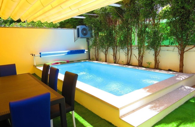 Privater beheizter Pool