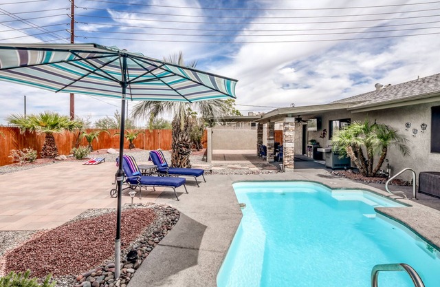 Private HEATED POOL at the Wine Time Villa!