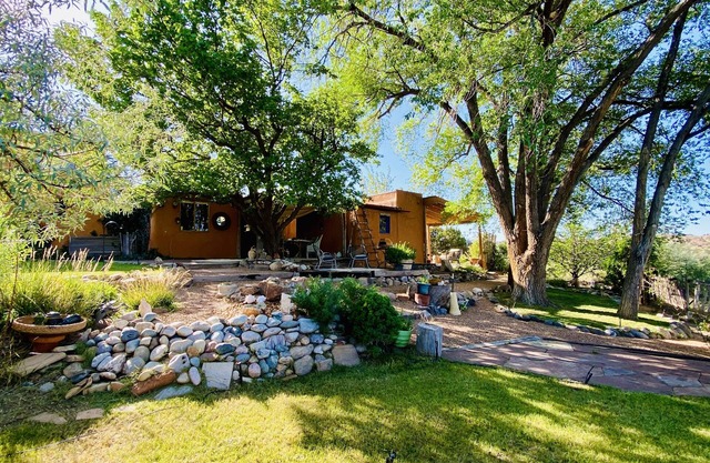 Private Hiking, 6-Acre Sanctuary, Dog friendly, Epic Views, Fireplaces, Pool