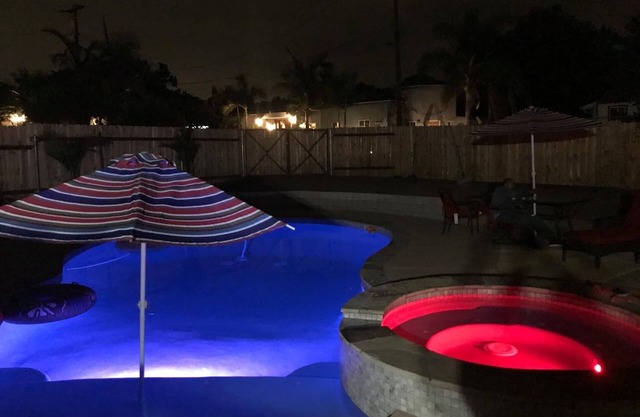Private home!! Heated Pool Spa, Casita kitchenette. Central Oasis getaway!