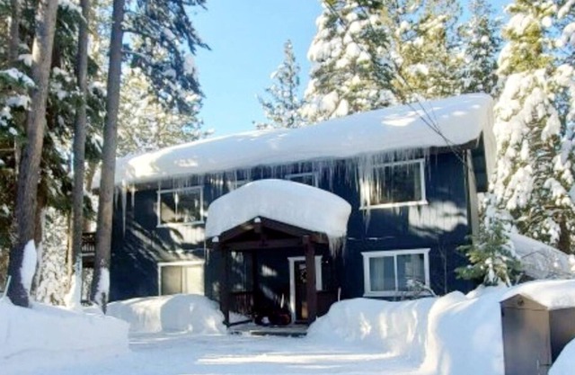 Private Home in The Tahoe Trees - Near Heavenly!