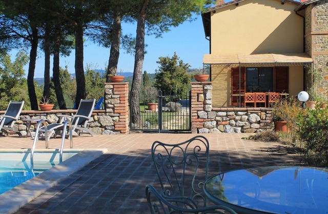 Privates Haus und privater Pool mit 360 Grad Panoramablick auf Umbrien und die Toskana