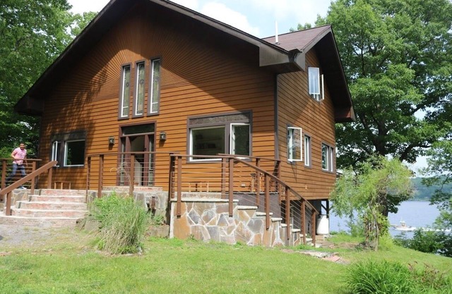 Privater Hudson Valley Haven mit Blick auf den Fluss