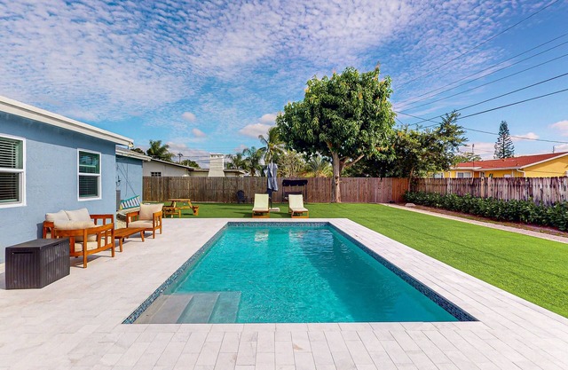 Private home with sparkling pool, close to beach, w/ AC, W/D, and WiFi