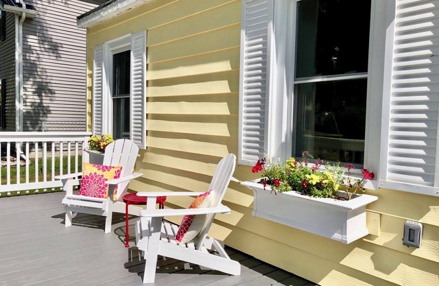 Private Home within walking distance to downtown and Hillsdale College.