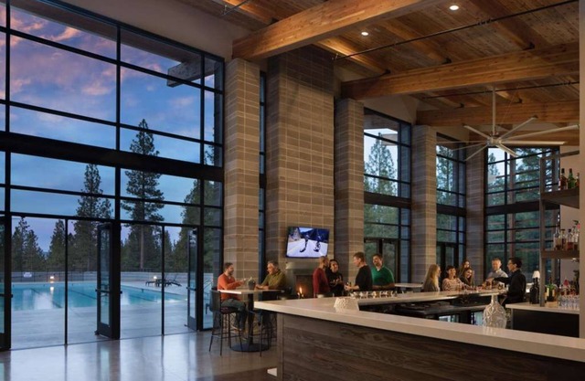 Golf Resort Home - Private Hot Tub - Gas Firepit - A/C - Office - Pool - Bar