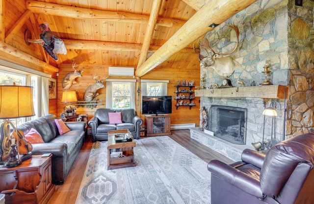 Private Hot Tub: Hudson Valley Cabin Retreat!