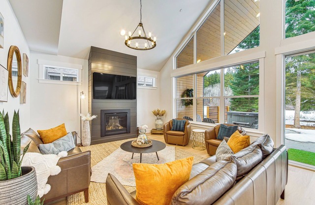 Private Hot Tub & Patio: Spacious Cle Elum Home
