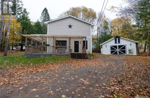 Private house/large hottub/sauna & optional "Adult/Red room"