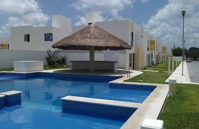 Privathaus mit Pool, A / C Zimmer, tolle Lage, familiär, friedlich.