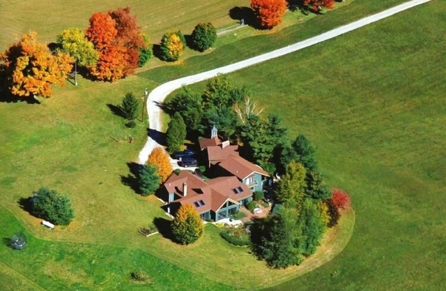Privates Hallenbad - Vermont Vacation Home - Prop. # 352330 nebenan