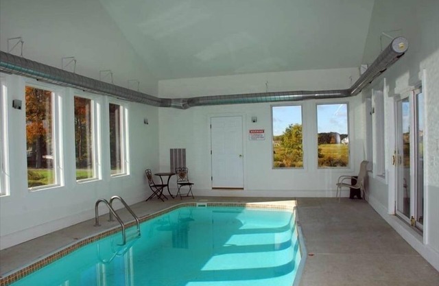 Privater Innenpool, Whirlpool, kostenloses Golf- und Minigolf, Tennis, Feuerstelle