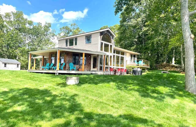 Private Island Lake House Near Casinos